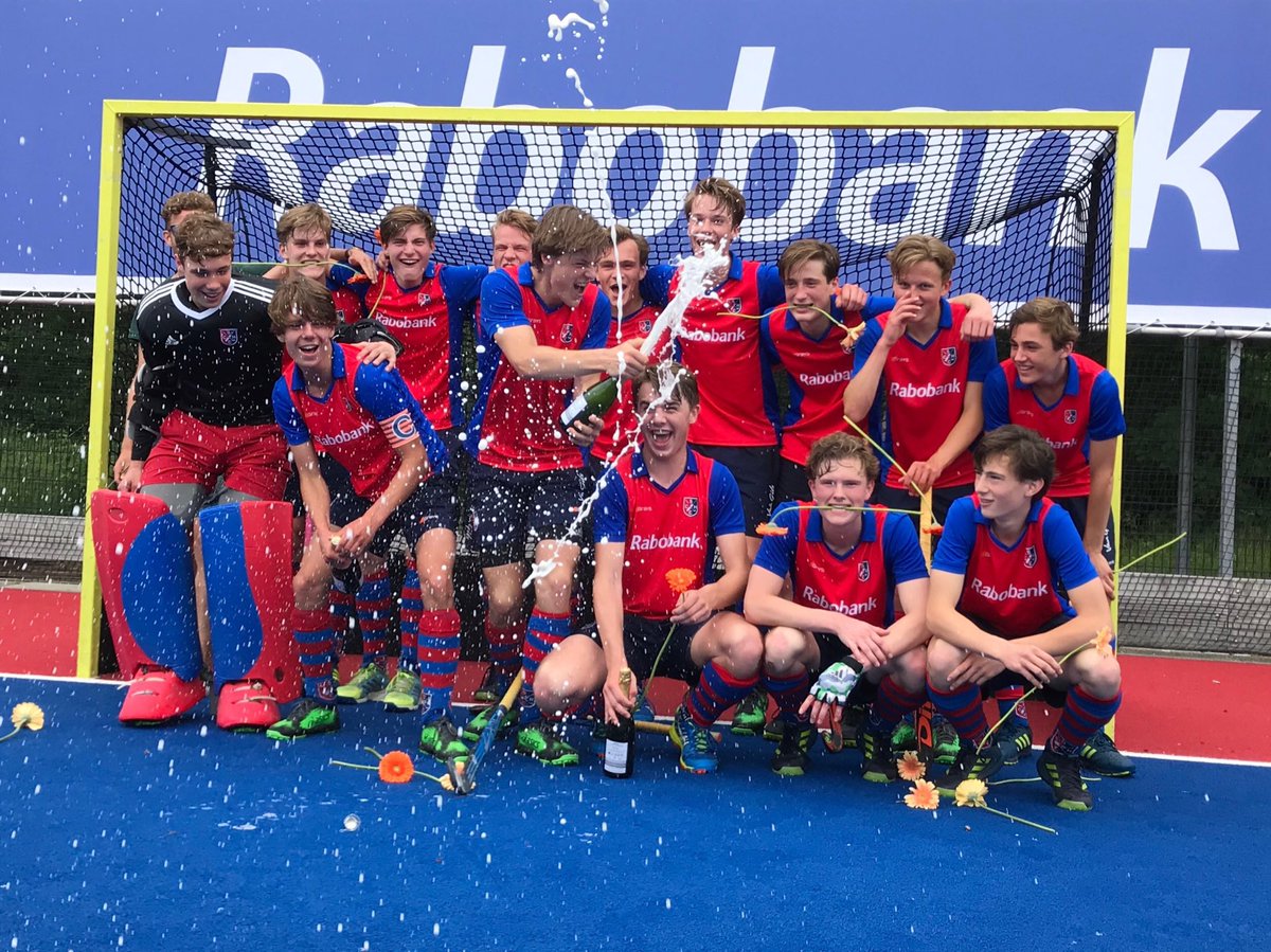 KAMPIOEN!!!
Met dank aan <a href="/SCHCJB1/">SCHC JB1</a> <a href="/FlorisRidder16/">Floris de Ridder</a> <a href="/mjderksen/">Marc Jan Derksen</a> <a href="/Stichtsche/">SCHC</a>