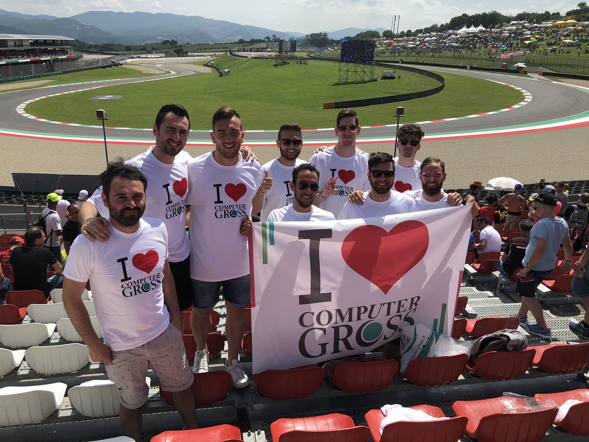 ComputerGross's tweet photo. Una giornata da motomondiale! #computergrosspresente #grazielenovo #record #italia #piuvelocidellaluce #poleposition #mugello #MotoGP https://t.co/895ucRH2EH