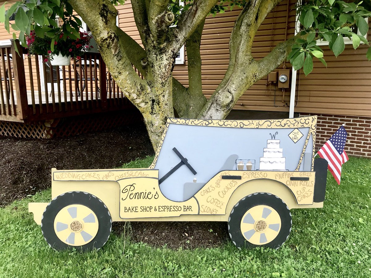 penniecake's tweet photo. Jeeps will be rolling into town all week, and we think the only thing sweeter than that is our cupcakes!
#bantamjeepfestival #downtownbutler #jeep #jeeplife https://t.co/91YC1el80b