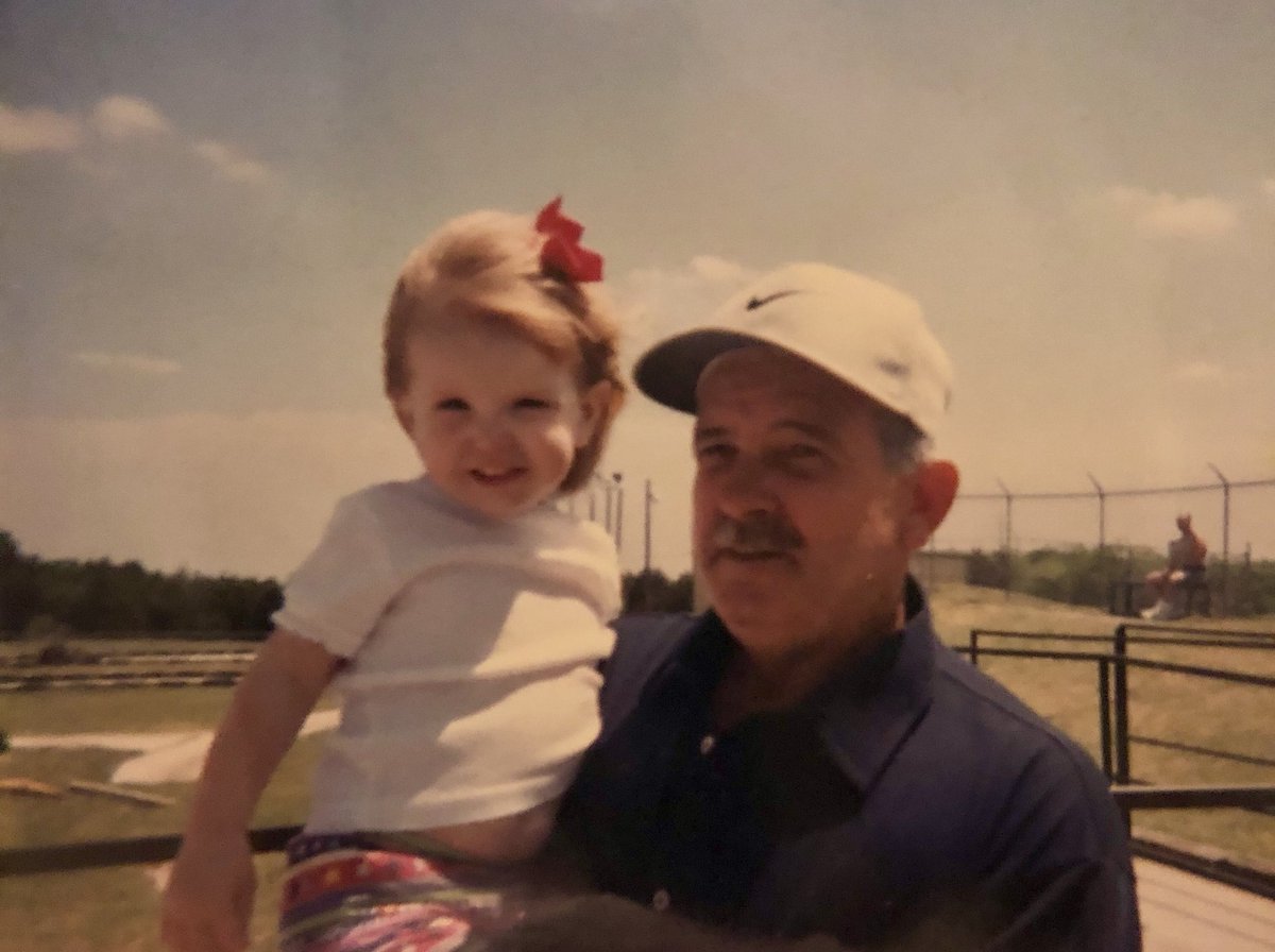 Baylorpaigee's tweet photo. My heart hurts... but heaven gained a good man.💛 https://t.co/dJBYCDTWx9