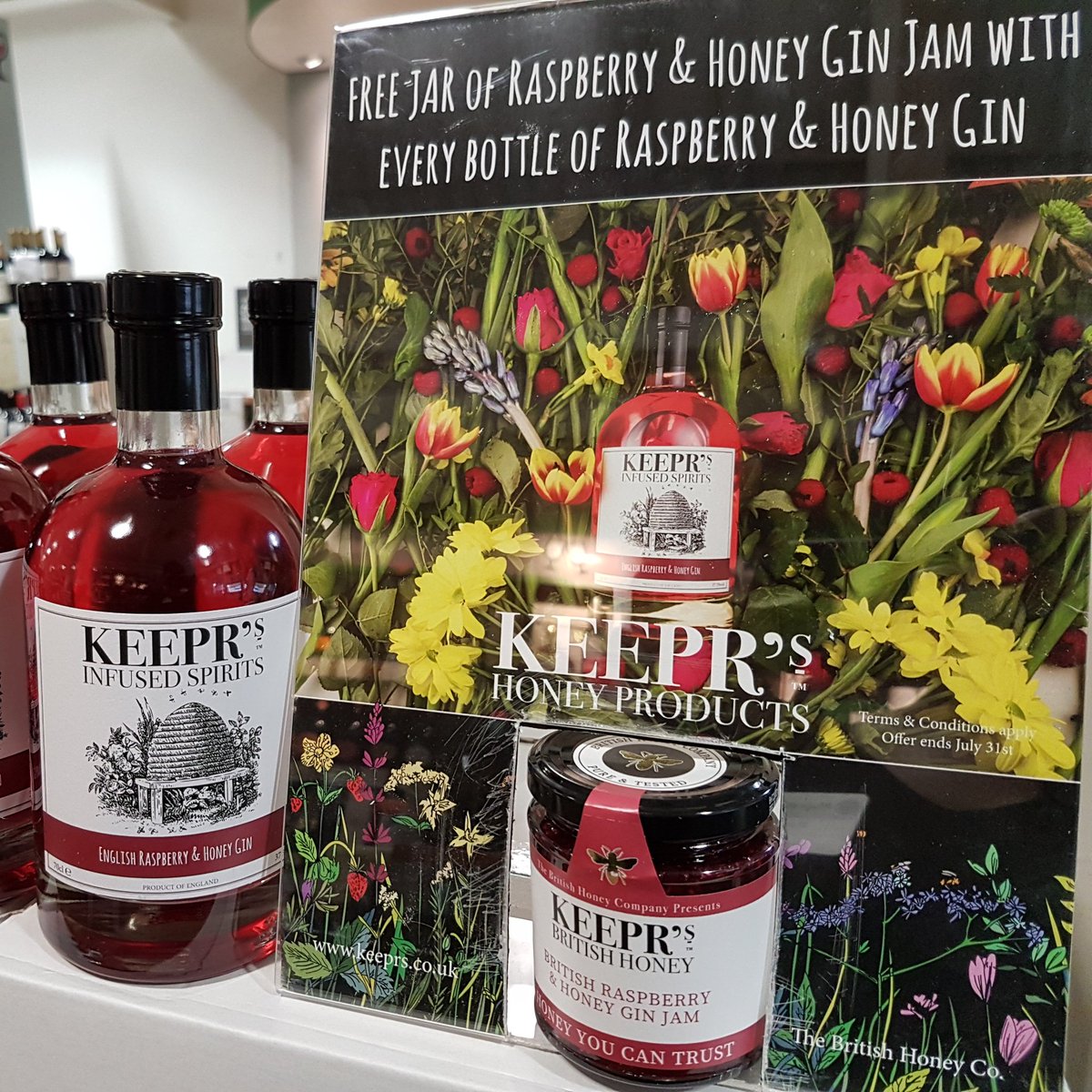 majesticmus's tweet photo. Gin and scones? You've never tried it?? With Keepr's so generously giving you a FREE jar of raspberry jam with each bottle of raspberry and honey gin, you have a chance! #raspberryjam #keeprsgin #ginandscones #gin #majesticwine #muswellhill #ginoclock @BritishHoneyCo https://t.co/yinOWSgl8g