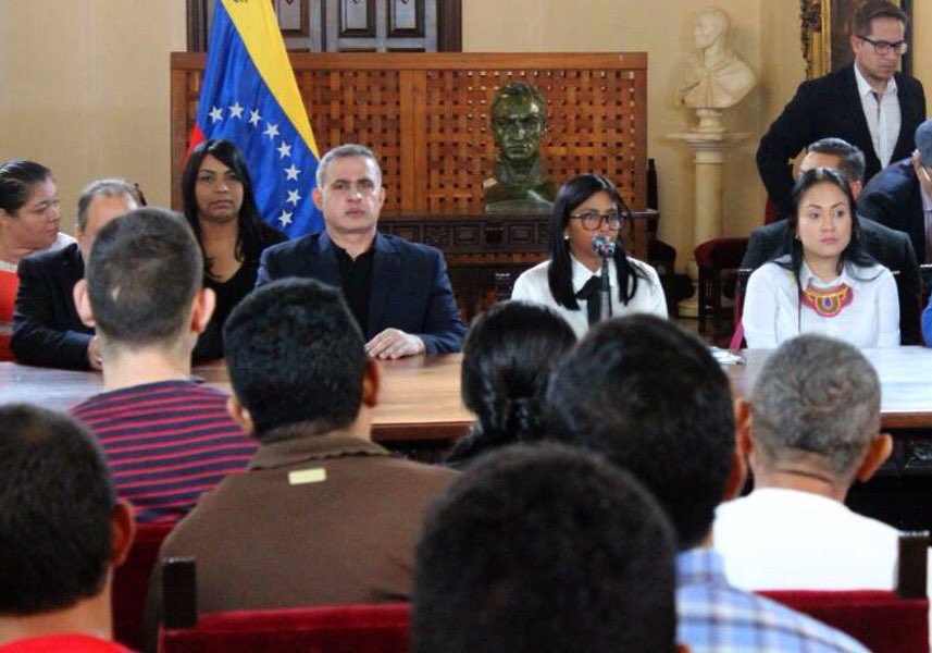 mippci_ven's tweet photo. #02Jun | 📣 ¡LA ETIQUETA DEL DÍA!  ⏩  #DialogoReconciliacionYPaz 
El Pdte @NicolasMaduro luego de solicitar a la Comisión de la Verdad y a través de las recomendaciones de la ANC al TSJ, la institucionalidad venezolana y la ley permitieron beneficios procesales a 40 personas https://t.co/FNpFeb72W4