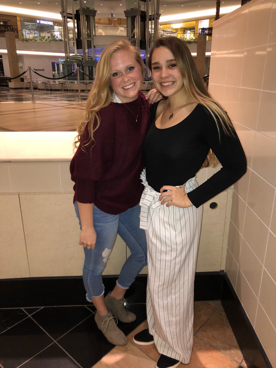 m1ller_2000's tweet photo. Happy birthday to my sista! Love you long time happy birthday maya ❤️❤️ 19 doesn’t look good on u 👀 @MayaGilgenbach https://t.co/lxswivHNmc