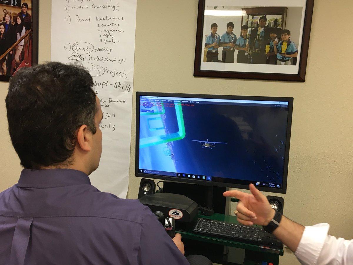 UmitAlps's tweet image. Experiencing first hand the flight simulator which will be implemented at our new middle school. So much fun and great learning #stempilot #oklaed