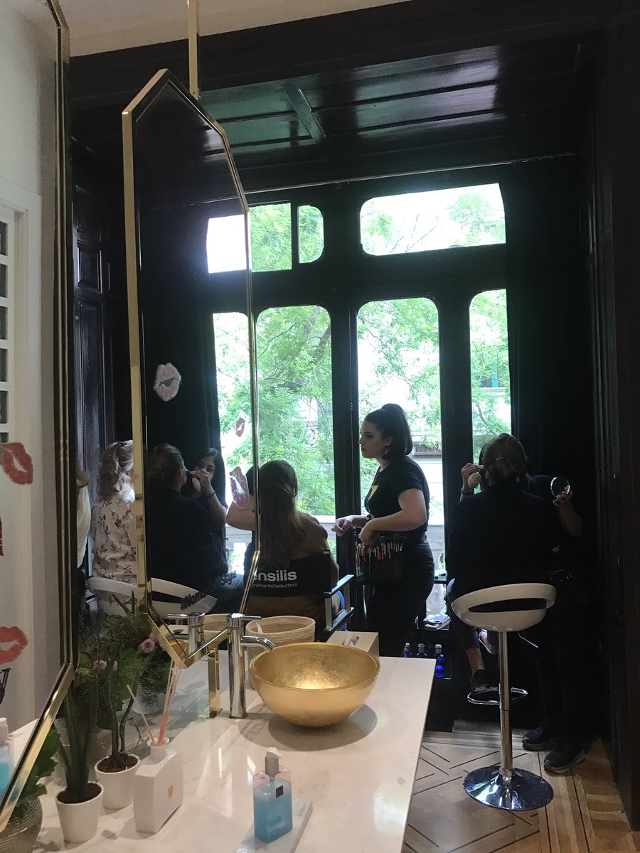 Madrid_Style's tweet photo. De la mano de @MarcoAldany te pondrán en punto para #NomadconStyle. Manicura, maquillaje y peluquería para estar perfecta en esta segunda jornada, ¿te apuntas? | #TheStyleOutlets https://t.co/TSEkBjyZgS