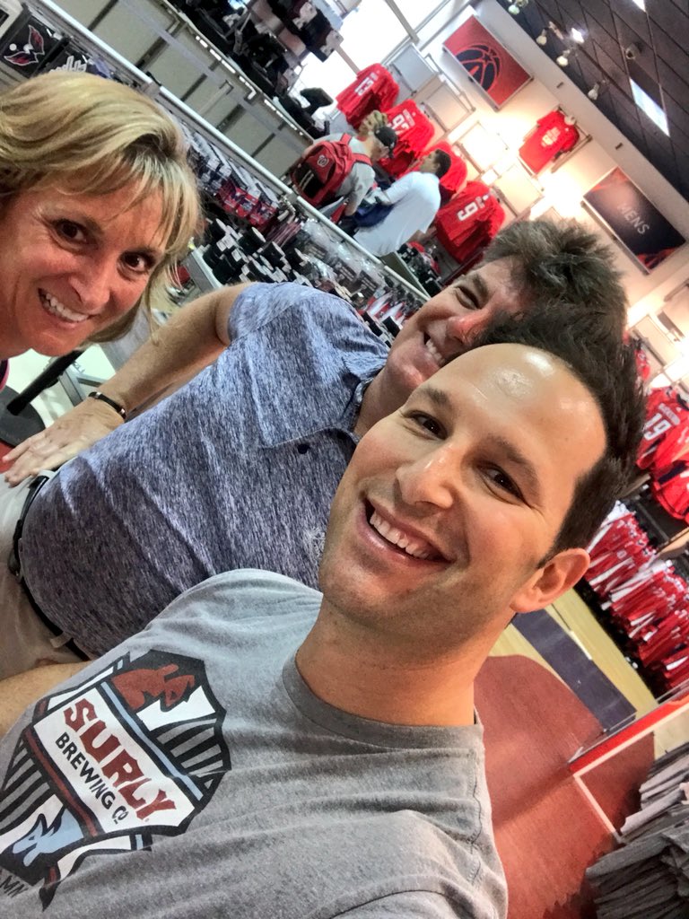 Dave_Schwartz's tweet image. Distinct Minnesota flair in DC. Just met these nice @kare11 viewers from Plymouth, MN at the team store.