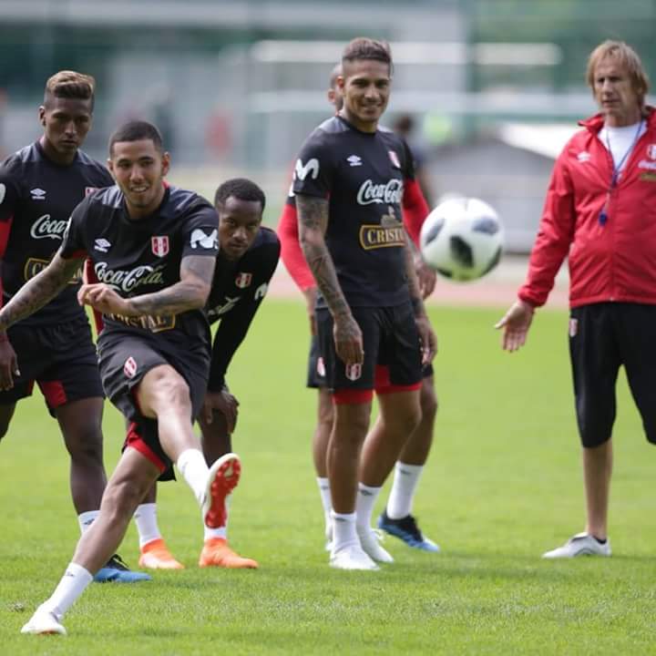 FpfPeruana's tweet photo. Segundo dia de entrenamiento de la selección peruana en austria https://t.co/UzteA5wdAY
