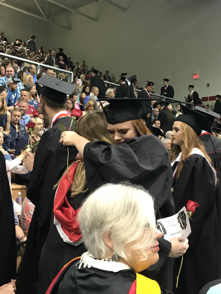 SES_RBBCSC's tweet photo. The Presentation of Flowers is always such a touching moment @EHSMustangs #Graduation https://t.co/scoUGm2cz3