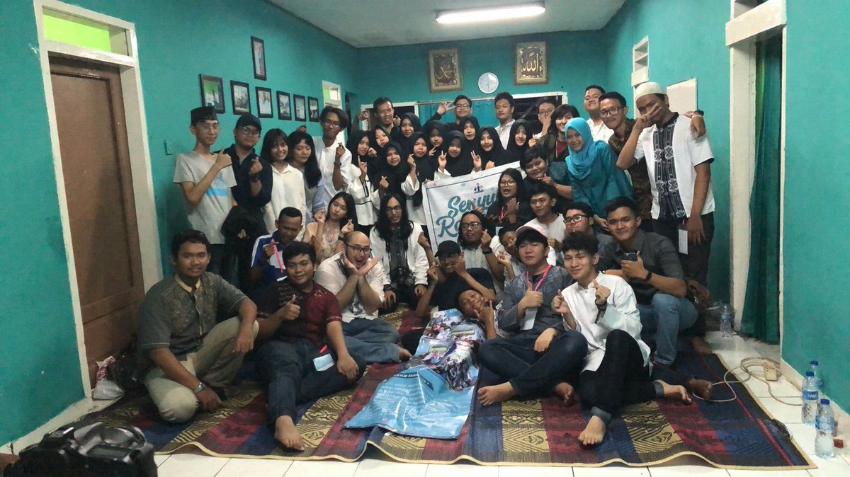 Terimakasih untuk hari ini ya sobat,
Alhamdulillah kegiatan " SENYUM RAMADHAN JILID IV " Hari ini berjalan dengan lancar, seru dan semoga berkah aamiin . makasih juga untuk kak @ninahmdh02 &amp; <a href="/fakshafa/">Fakhriyani Shafariyanti</a> yang sudah menyempatkan waktunya untuk hadir di acara kita hari ini 😊😉