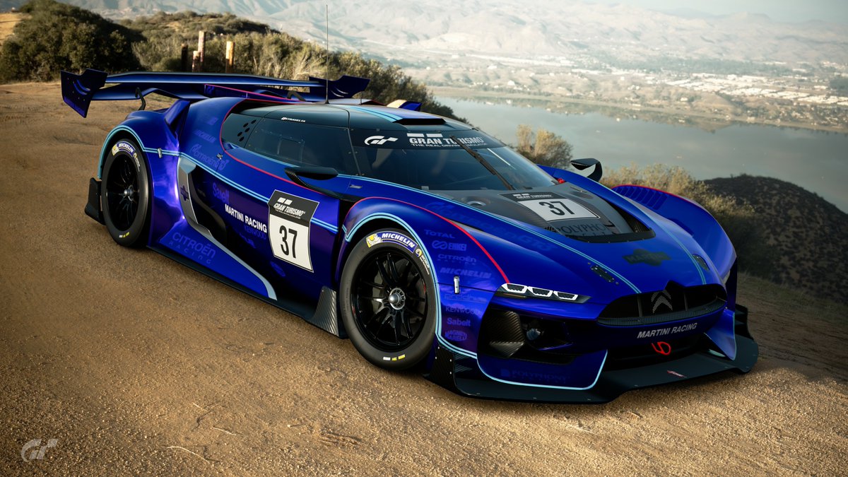 ストラ Gtbyシトロエンgr 3でマルティニカラー のリバリーを制作 この車デザイン良いですね Gtsport Gtslivery