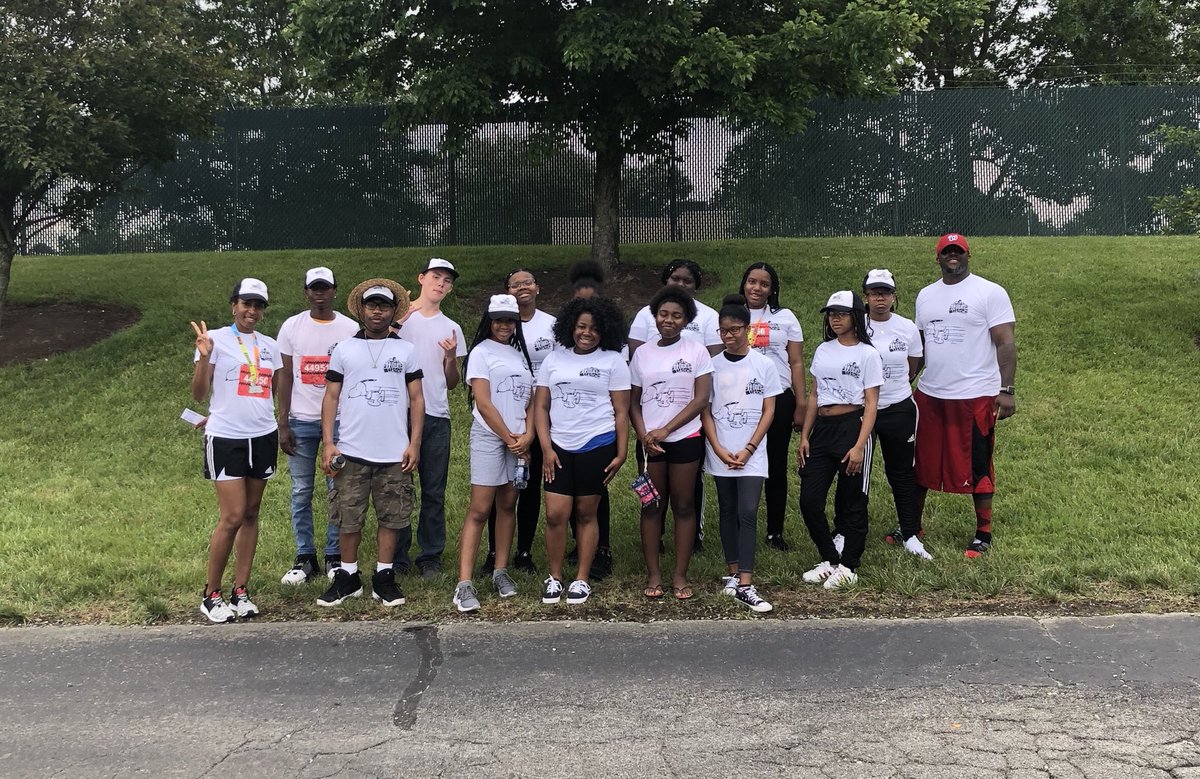 funfitfabteachr's tweet photo. @MTHSTrainer takes over @Runandriderace for the 2nd year in a row!! Students had just finished running a 5K! I believe one of Techs students finished 3rd!! #PhysEdIsFun #Fitness #ChallengeYourself https://t.co/ysYaGi409P