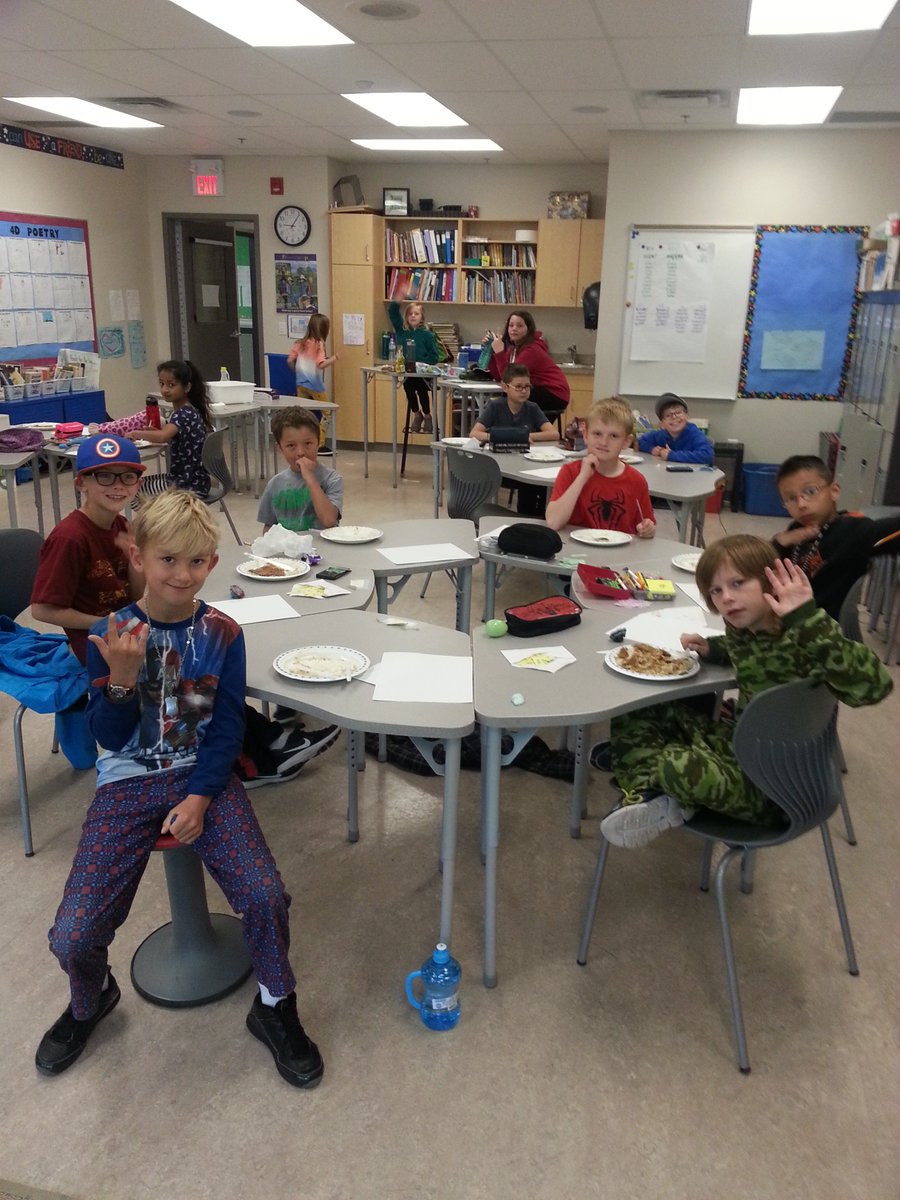 We devoured the yummy pancake breakfast from our wonderful parent group!  THANK-YOU PIRIS!!