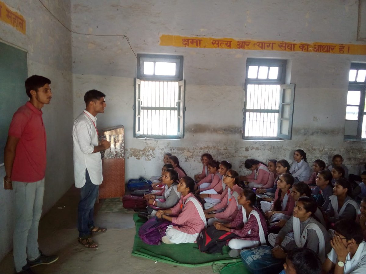abvphp's tweet photo. बच्चे बच्चे में जगाये चेतना,
जनमन संस्कार करे यही साधना।
धरती की शान तू भारत की सन्तान,
तेरी मुठ्ठियों में बन्द तूफ़ान है रे।।

#SchoolMembershipDrive at Bilaspur and Sundernagar. #JoinABVP to rebuild the Nation. https://t.co/VSScVFk5q5