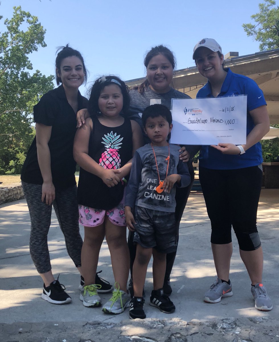 FitFamilySA's tweet image. Congratulations to Guadalupe Morones, our first $1,000 winner of the 2018 Fit Family Challenge, presented by Blue Cross and Blue Shield of Texas! #fitfamilysa #movetowin
