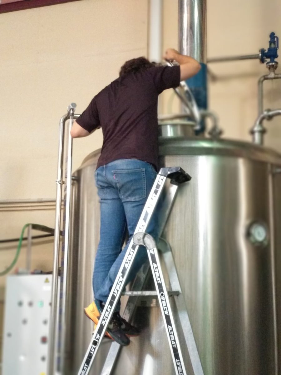 Hoy se cumple un sueño. Hoy hemos cocinado nuestros primeros 1000L con <a href="/cervezas_69/">Cervezas69</a> de nuestra La Llorona Hoppy Blond Ale. No puedo explicar lo bonito que es esto. Hoy nace Vøira!!!
<a href="/cervezadviernes/">Cerveza del Viernes</a> @theraulator <a href="/Cmontros/">Carlos Montrós Monje</a> <a href="/micocographics/">Micoco Graphics</a> <a href="/rubeer_/">Ruben</a>