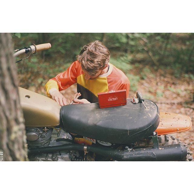 onedownfourupus's tweet photo. //// //// Making adjustments in our new vintage-style jersey. #onedownfourup #honda #xl250 #ridemotorcycleshavefun #motorcycle #vintagemotorcycle #northcarolina #film https://t.co/I7nJZA4Uim https://t.co/dQN7vz7Wdo