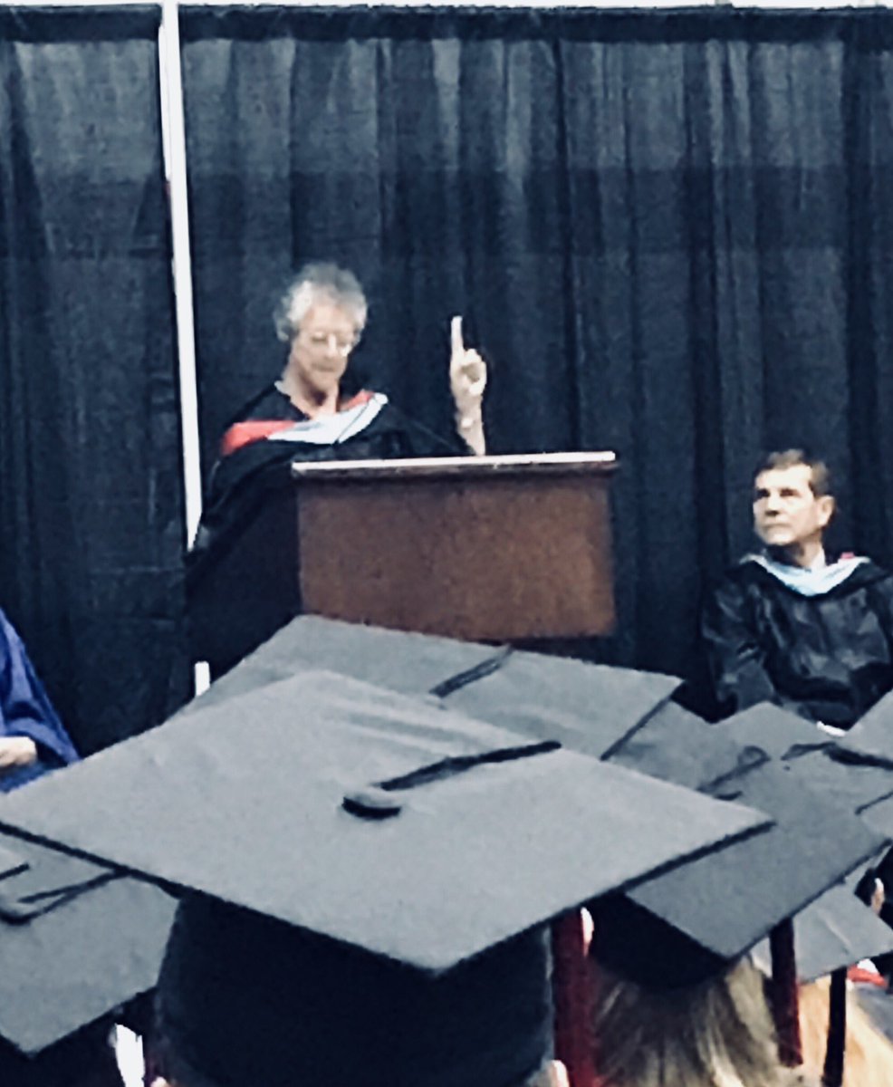 SES_RBBCSC's tweet photo. “Stand tall with your character.” @atk0197 @EHSMustangs @RBB_Schools #Graduation https://t.co/hXjqC0SbAb