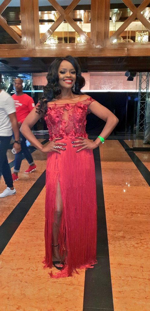 MzansiInsider's tweet photo. Wow! The ladies @kuliroberts and @SinazoYolwa are all glammed up for the #samas24 
What’s your take on their outfits? 
#sabc1_glammedup @sabc1_glammedup 
#samas24 https://t.co/t9OzS4AiP6