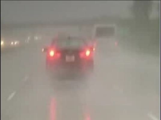 NLEXexpressways's tweet photo. Avoid using Hazard Light during heavy rain. Just turn on your head light and tail light to be visible. Ingat po! https://t.co/PpWDxXpiqY