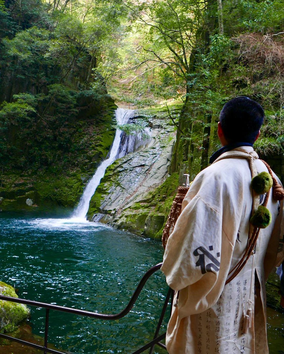 stana_katic_fr's tweet photo. 1 year ago #StanaKatic posted this pic on Ig
"... Every stone, tree, cave & mountain spring were portals into the divine. I hope these #SpringWaters & natural sanctuaries remain a protected resource 4 generations 2 come. #ExtraordinaryNature #JapanMyWay #IgaProvince #ILoveMyH2O" https://t.co/LM9tCGdjYZ