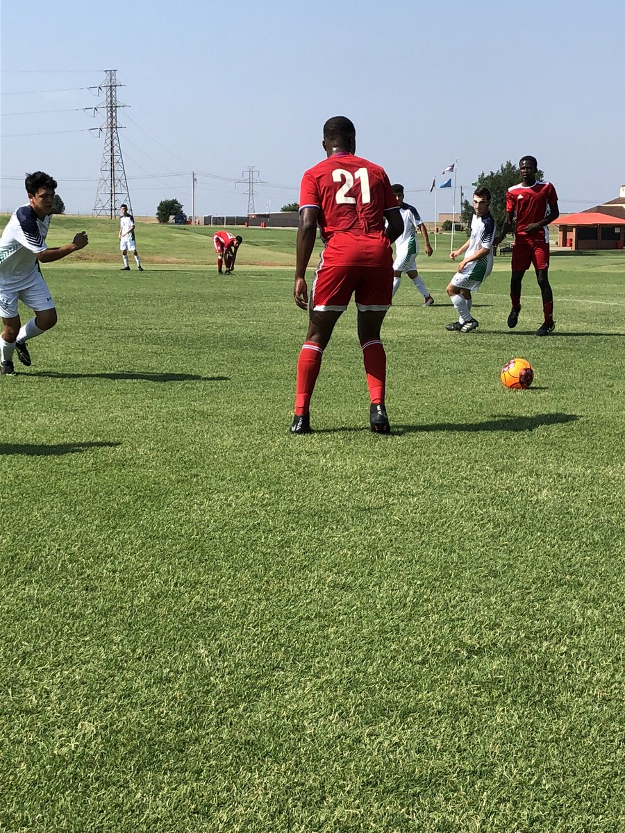 oefc00boys's tweet photo. Nice day for a friendly 🕶🌞 FC Dallas in town for Regionals preparation!!! #oefcproud #nextstopNC https://t.co/ZocDwFRkQe