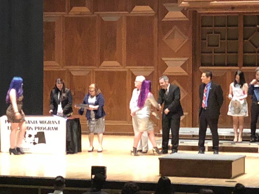 NASDenEspanol's tweet image. ¡Muchas felicidades a los graduados del Programa de Migrantes del estado de Pensilvania! ¡Felicitaciones clase del 2018! 🎊🎉#Pennsylvania #MigrantEducationProgram
