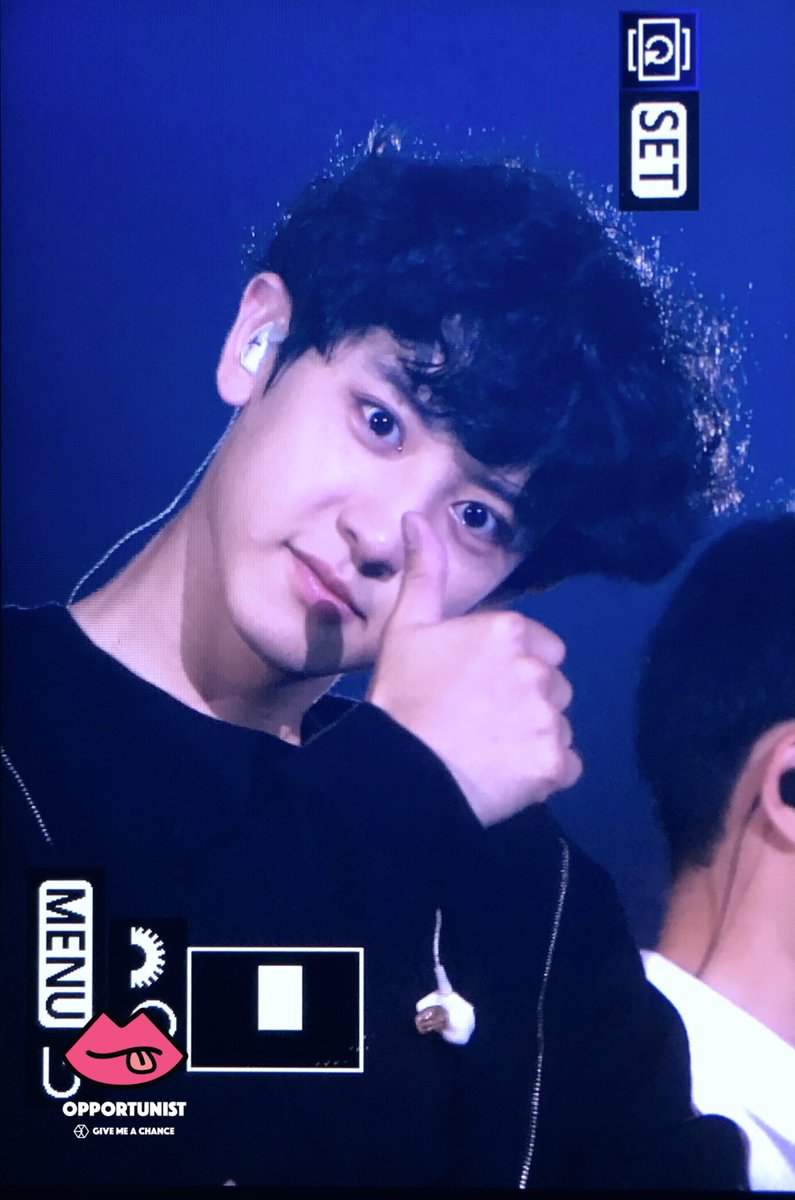 chance_6194's tweet photo. 180602 #ElyXiOninHK #찬열 #CHANYEOL 

니가 제일 최고야👍🏻👍🏻👍🏻 https://t.co/6OGsuxCf99