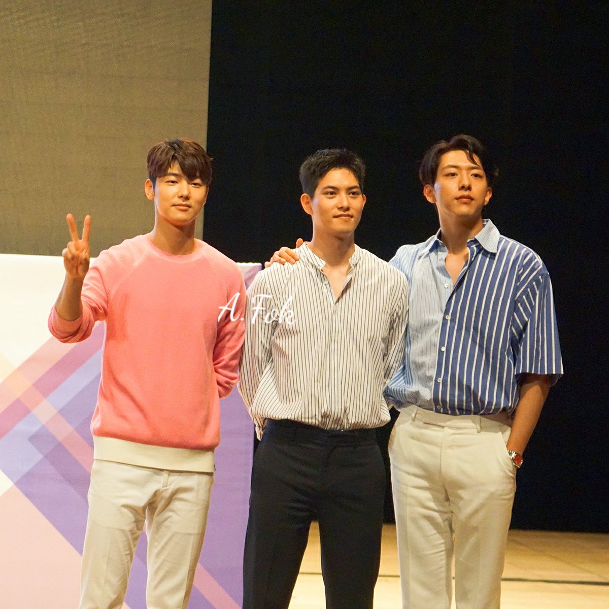 midori_westwood's tweet photo. Boys, thank you very much for the event today. Please keep happy and stay healthy!!! May our love be with you always ๐๐๐๐
#CNBLUE
#LeeJungShin
#LeeJongHyun
#KangMinHyuk
#EverlastingPromise https://t.co/8Xu2fmb1Ka