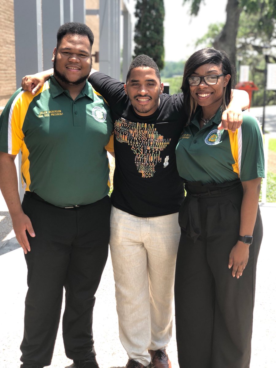 RoyalJai_'s tweet photo. Making connections for the legendary Wilberforce University ๐ค๐พโจ
Wilberforce meet the CEO and Founder of @HBCUPrideNation Mr. Travis Jackson! #nasapsli18 #nasap #hbcupridenation #WilberforceUniversity #legendaryadmin https://t.co/Ji7siuyQ3h