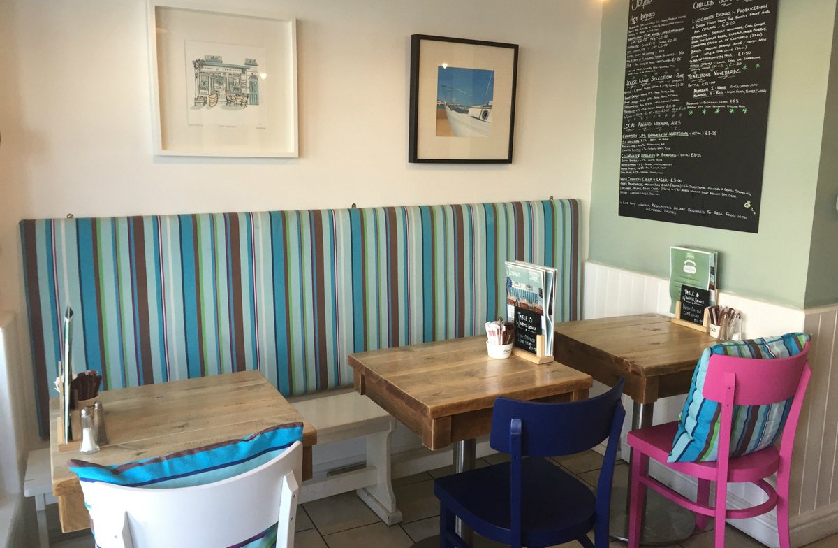 JohnsDeliDevon's tweet image. Is this how you remember #JohnsOfAppledore? Prepare to be amazed at our #AppledoreLaunch party then! We've got so much in store.... buff.ly/2kE2NQ1