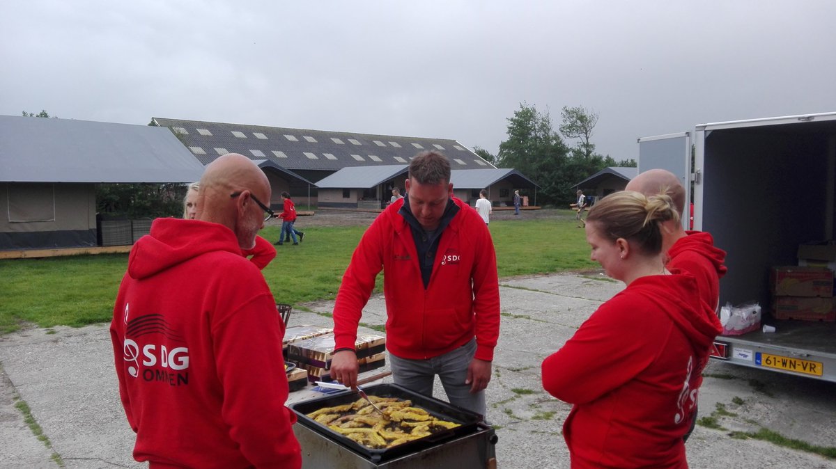 Het optreden is door de jury beloond met 81,5 punt. Met een tevreden gevoel starten we de bonte avond met een BBQ