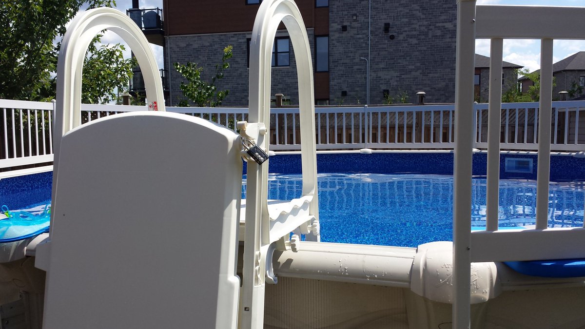 nodrowningott's tweet photo. Once done, never forget to lock up the pool access.
It takes a second for a young one to decide to go back in.
#AvoidATragedy
#SummerFun
#WaterSafety https://t.co/Gf3B1MpiSi