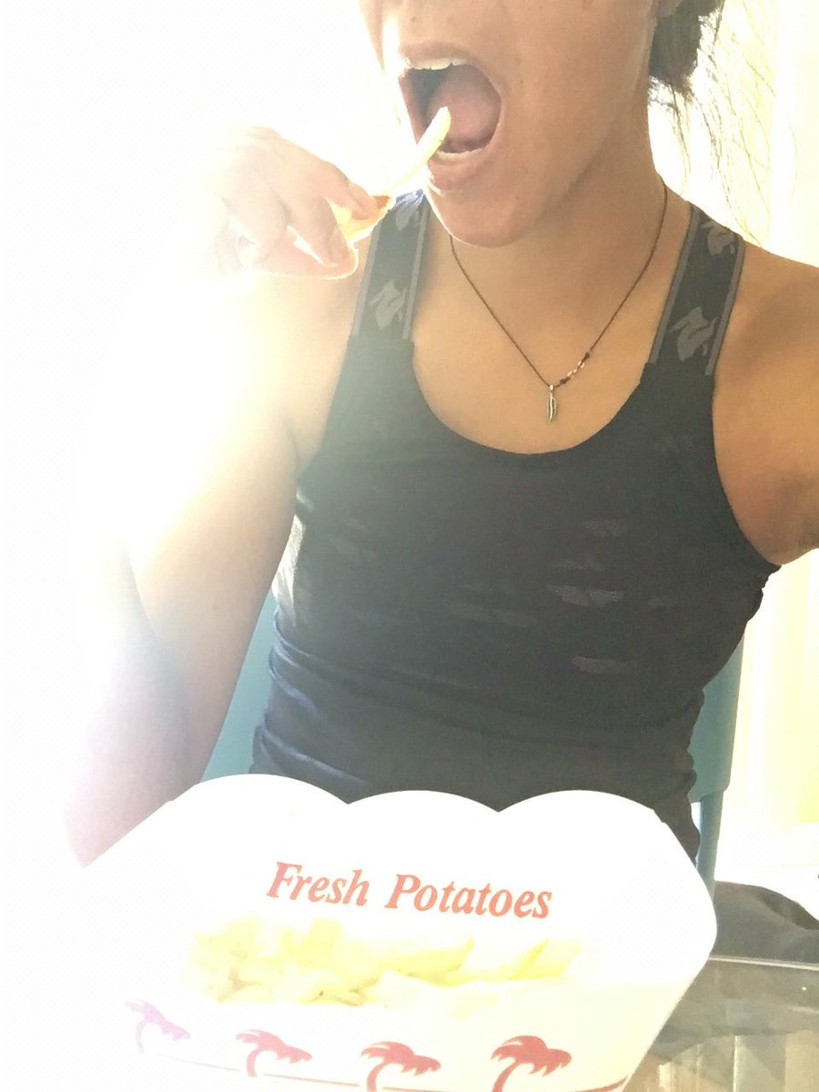 littlebeastling's tweet image. For the record, the @runinrabbit Straptastic and Lady Dukes are awesome for 80-90 degree runs, or for being the only woman on the pick-up soccer field who’s showin’ em what for. (Recovery “crunch cries” from In n Out were my daughter’s idea.) #runinrabbit #radrabbit #friesplease
