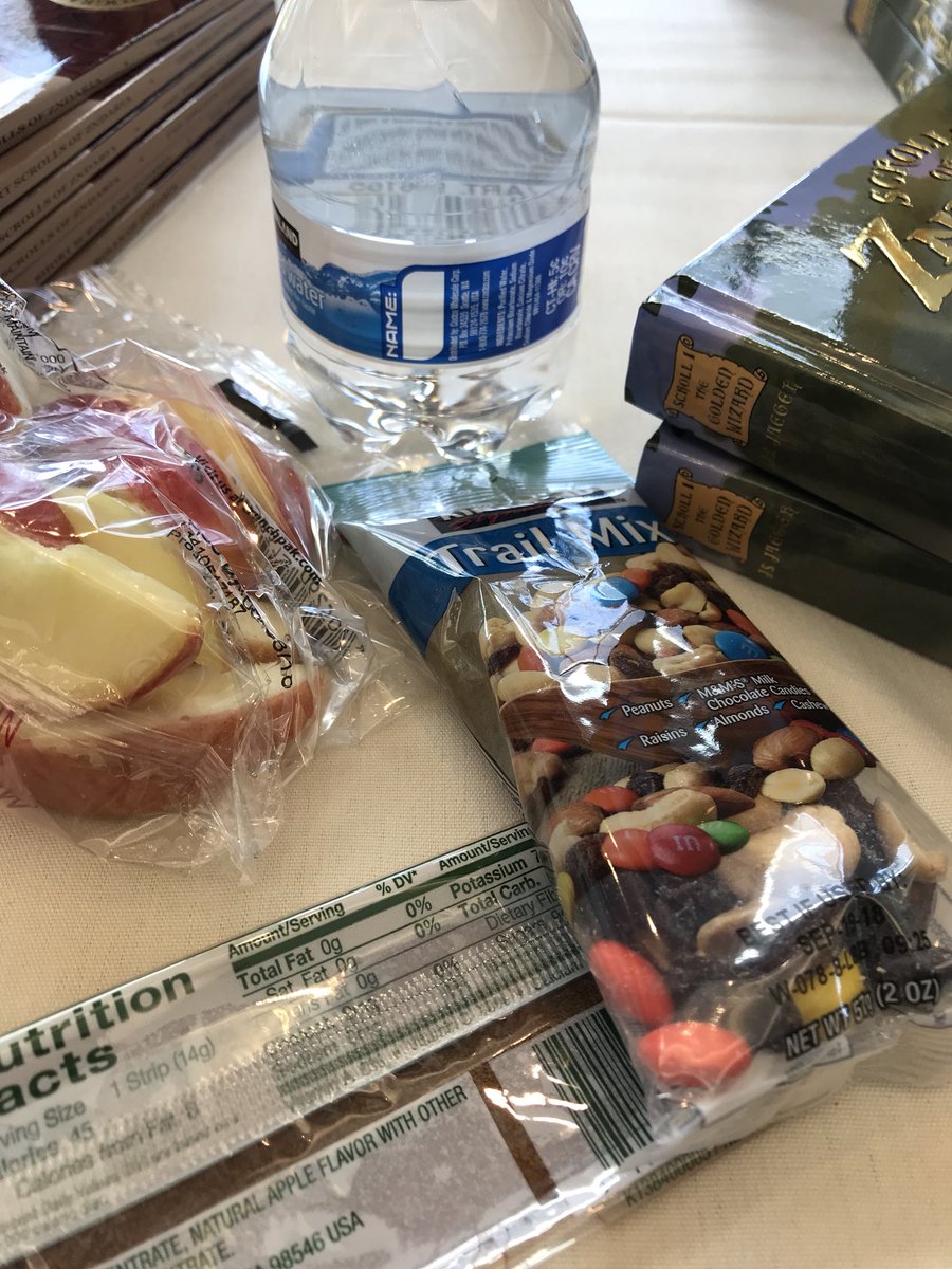 zndariaseries's tweet photo. Spring into Books takes good care of their authors! Having a blast! #LUW2018 #ViridianEventCenter https://t.co/JcZ4OcomcP