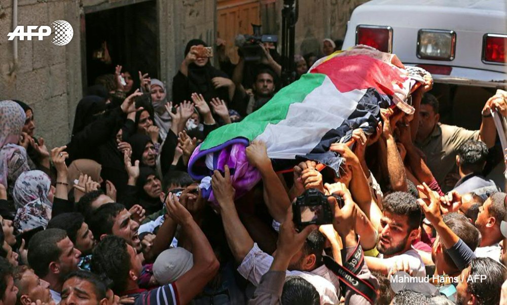 178kakapo's tweet photo. Israel's strategy violates international law ◢◤
"
Thousands of Palestinians attend the funeral for volunteer medic Razan al-Najjar, who was fatally shot in the chest by Israeli fire in violence on the border in southern Gaza https://t.co/8ul29stfbz
"
#ICC4🇮🇱
#Stand4Gaza🇵🇸 https://t.co/ESST3Ps1vX
