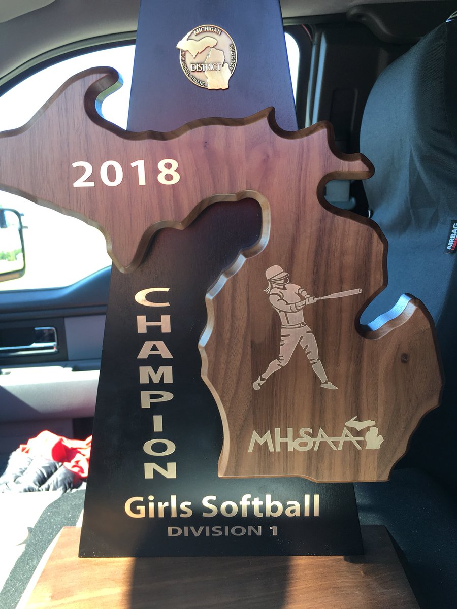 softball_lowell tweet picture
