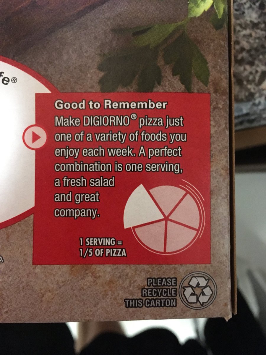 ReptarRF's tweet photo. Who the hell slices a pizza like this? https://t.co/Cl2H0ZIk96
