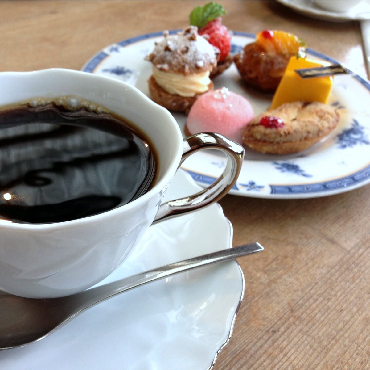 遠つ人 A Twitter プチケーキとコーヒー Petit Cake And Coffee 美味しい プチケーキ コーヒー カフェ コーヒータイム