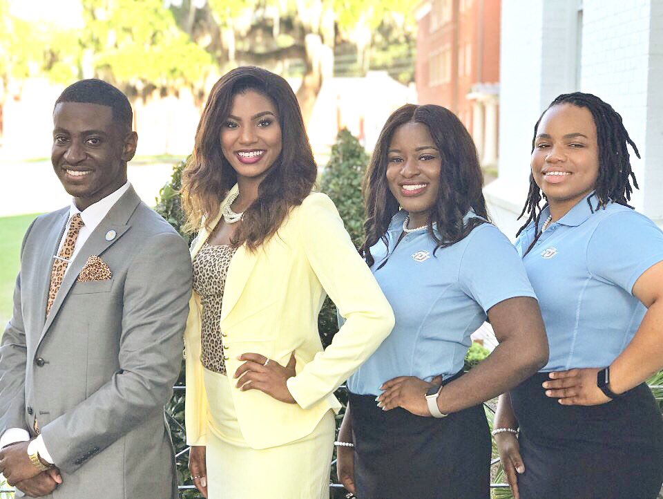 _AKenney's tweet photo. The Captivation Administration! Ready to take Southern University by Storm with these three incredible individuals!πππ₯ #OnAMissionToCaptivateNASAP #NASAP2018 #SGAPres #MissSouthern #SGAVP #ChiefJustice https://t.co/Ytx1pNghrw
