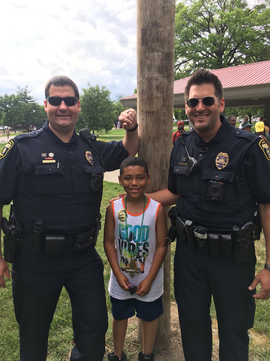Having a great time at Rock the Community with <a href="/CPDPhillipCoMo/">Ofc. Phillip Shull</a> 
<a href="/ColumbiaPD/">ColumbiaPD</a>