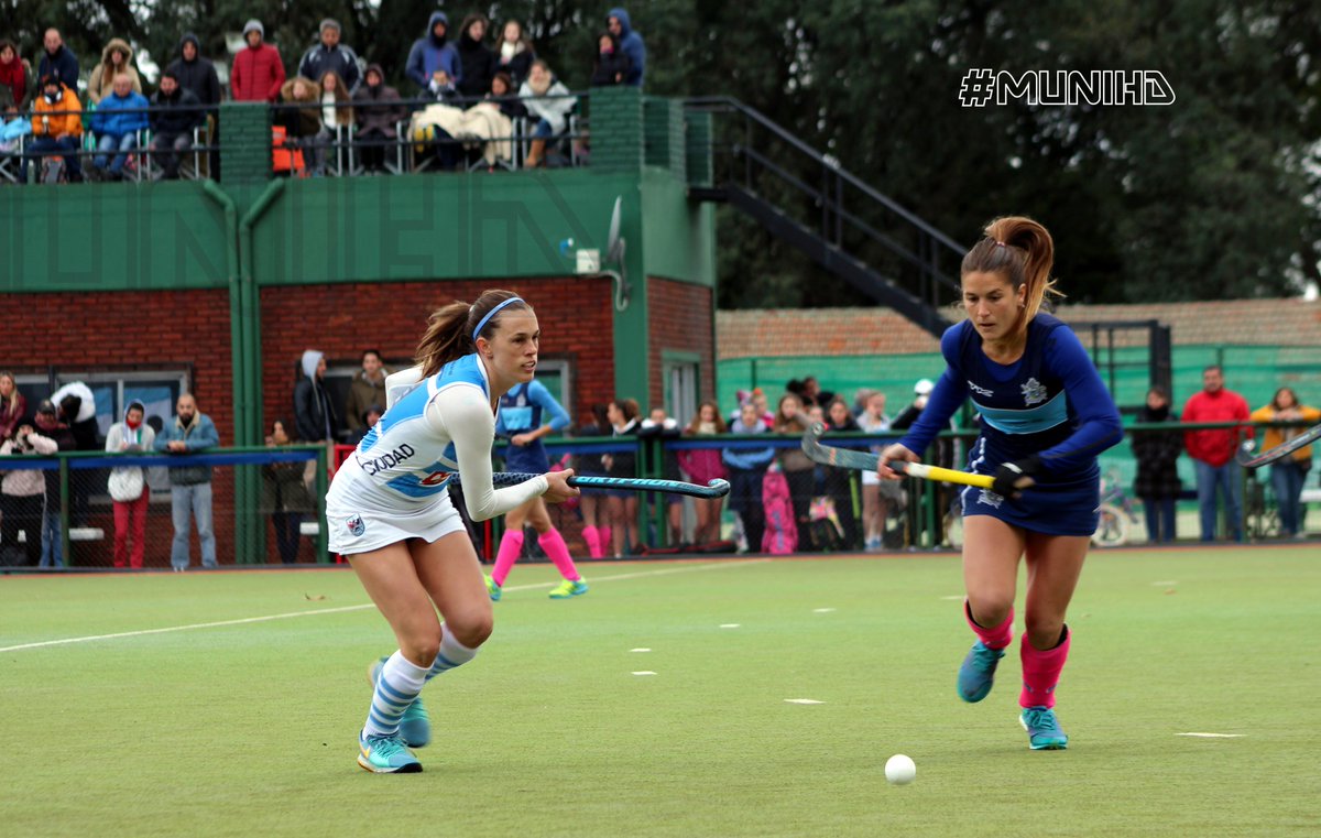 HockeyMUNIHD's tweet photo. #THMD2018 #01F11F #GEBA 3 Vs #CiudadA 0 By #MuniHD @carlitarebecchi @JuliGomesF https://t.co/LEEai8xy30