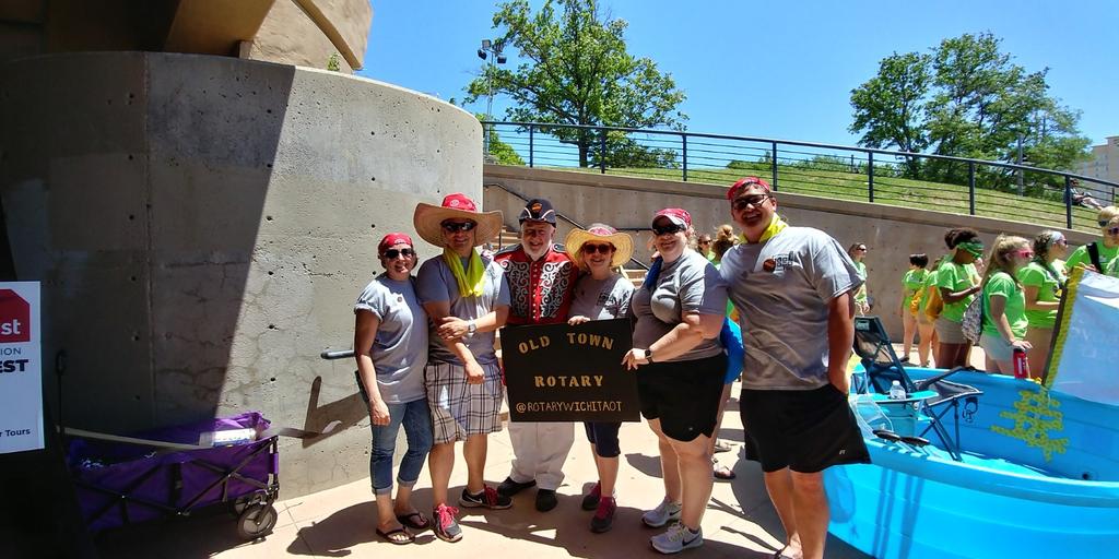 RotaryWichitaOT's tweet photo. We survived the stock tank races @Riverfest! We didn't win in any category but we had fun! https://t.co/M69jYq6K9V