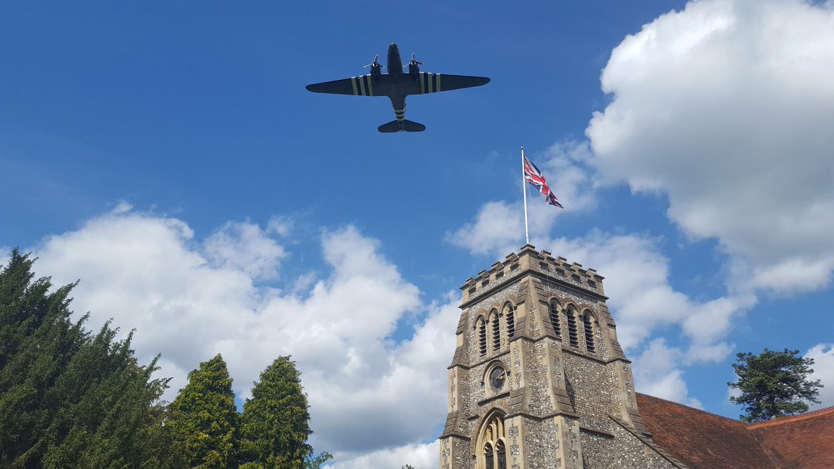 KarenPowell28's tweet photo. Wonderful to see #WW2 #RAFDakota fly past @AllLawrence #Effingham to celebrate 75th Anniversary of #DambustersRaid https://t.co/ZK71HQMCJN