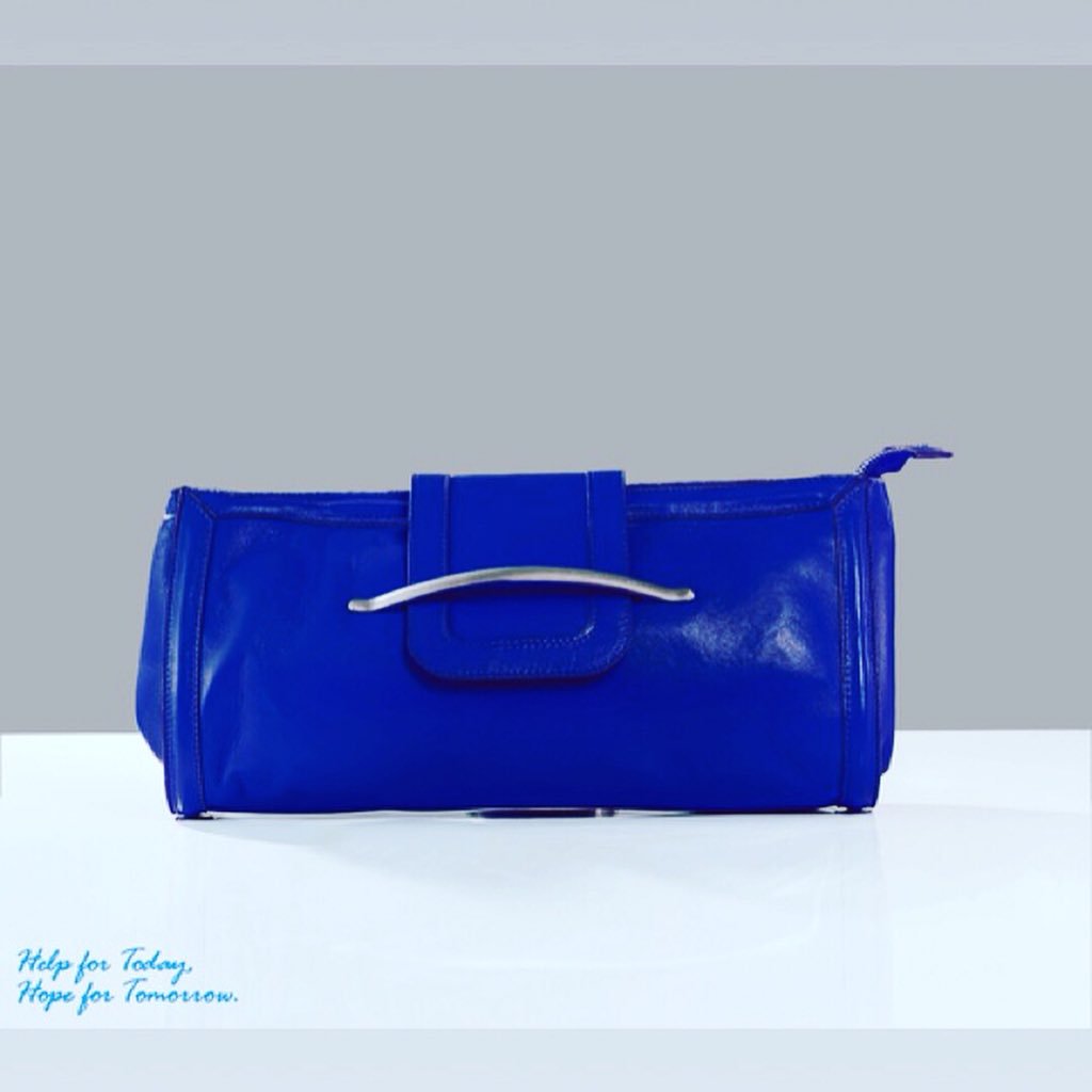 LineijInc's tweet photo. We believe that helping others is one of the keys to happiness. Help us spread some happiness by shopping our @HDSA collection. Your purchase brings researchers one step closer to finding a cure for this lethal &amp; degenerative disease. #letstalkabouthd #curehd #ShopLINEIJ #rt 💙 https://t.co/8QGE7N8hOG