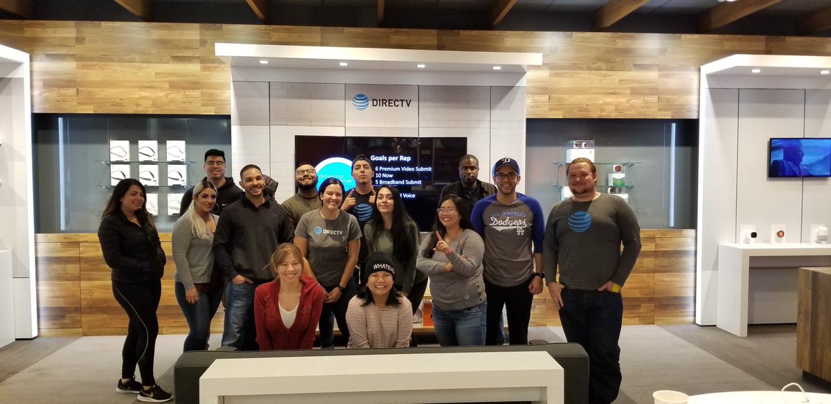 Sincerelypao's tweet photo. Plaza BOOM 💥Ready to Dominate June &amp; Q3 2018 !!!!!! #lifeatATT 💙🌐 https://t.co/AMHfI2FnWM