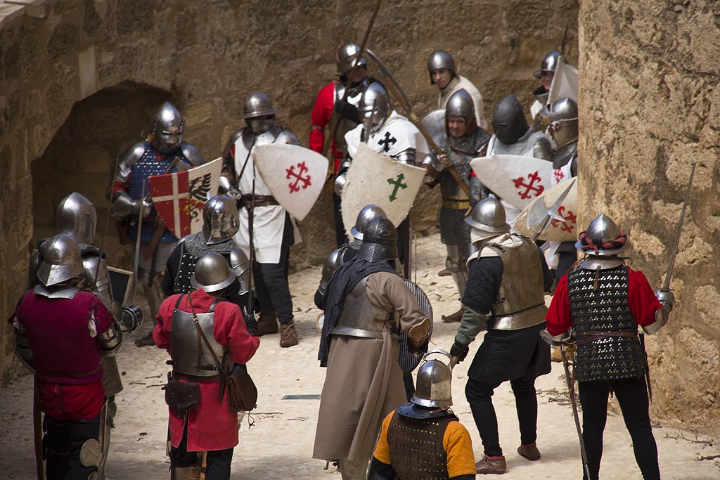 Esta mañana, en pleno fragor de la algarada, en el Castillo de #Belmonte Todavía puedes disfrutar mañana de esta recreación histórica del siglo XV. ¡No te quedes sin tu entrada! castillodebelmonte.com/viii-jornadas-… #Turismo #Viajes #Cuenca #España