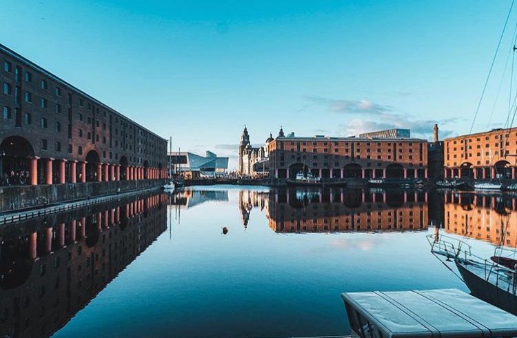 The Dealer’s Mersey paradise... 🌞

Which venues on the Albert Dock would you like to see on The Dealer App? Let us know!⬇️

#dealsdoinggood #thedealerapp #liverpool #merseyparadise #albertdock