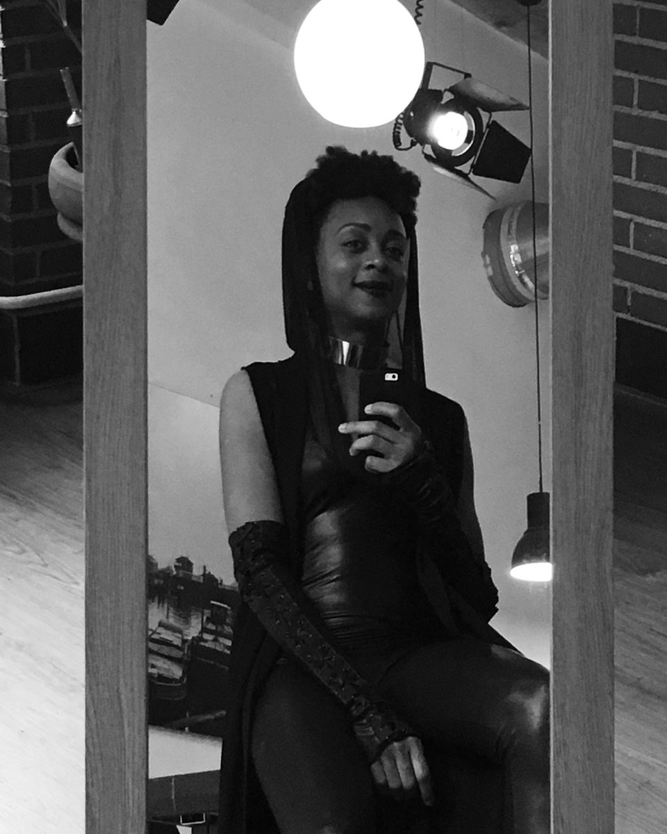 AyannaWJ's tweet photo. Ready as I’ll ever be! Showtime in 10. Soooo good to be back in Rotterdam @wereldsdelfshaven 🙏🏾✨💙 #reubenanday #tourlife https://t.co/p9LcTINbSi