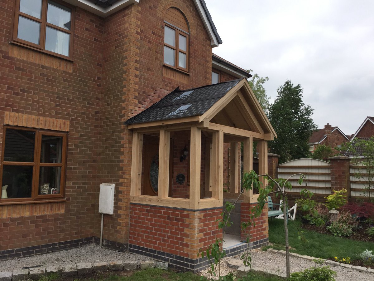 ppbuilding's tweet image. Nice to see this oak porch go up on our Standish project by @cheshireoakframe brilliant job well done.  #oakframe #oakporch #oak #porch #joiner #joinery #extension #refurb #standish #wigan #festool