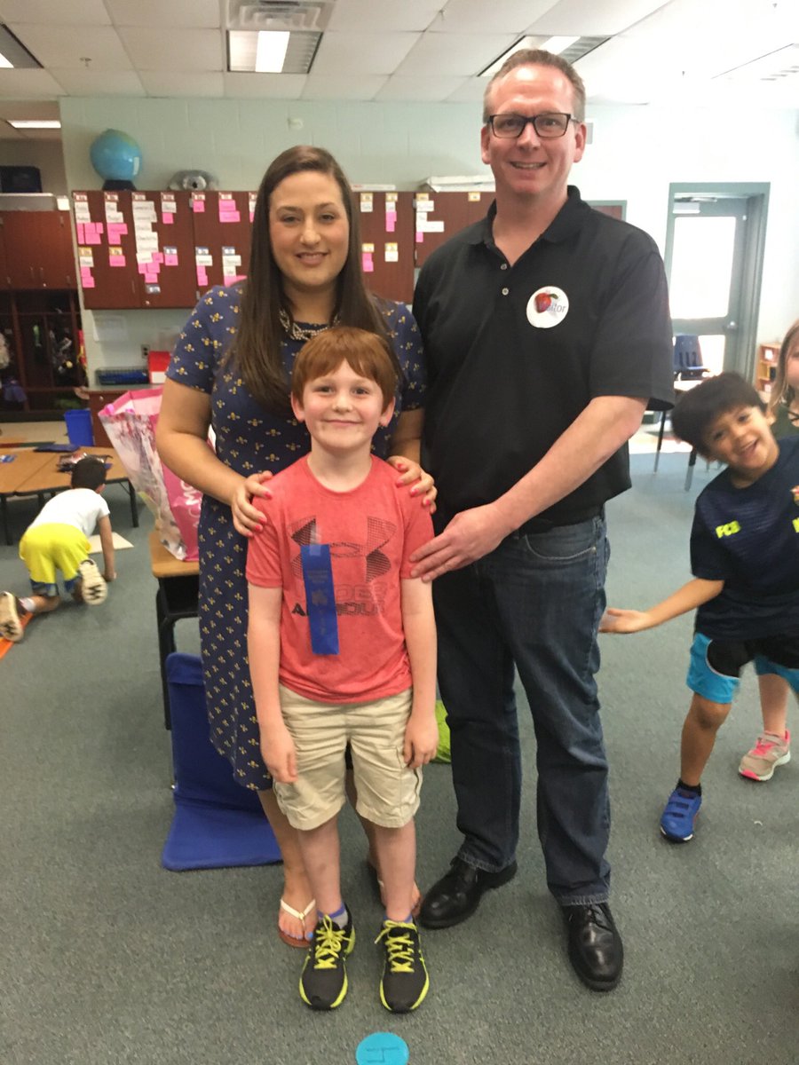 1MissM1's tweet photo. Spencer was our VIP this week! I learned so much about Pokémon! ❤️😻💙#Knightsrock https://t.co/Fhz66suOw5